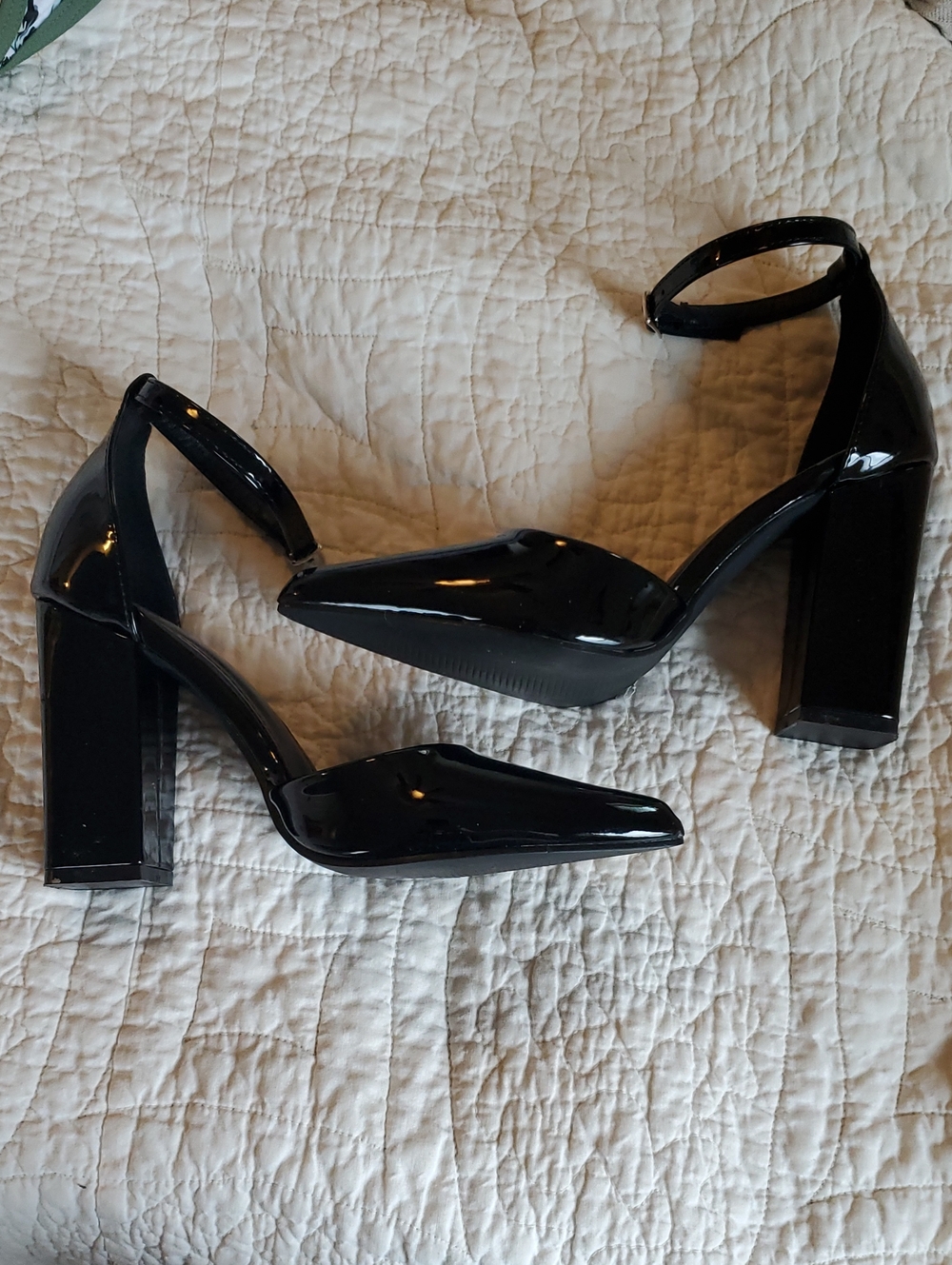 Black Patent Pointed Toe Block Heel Ankle Strap Pumps